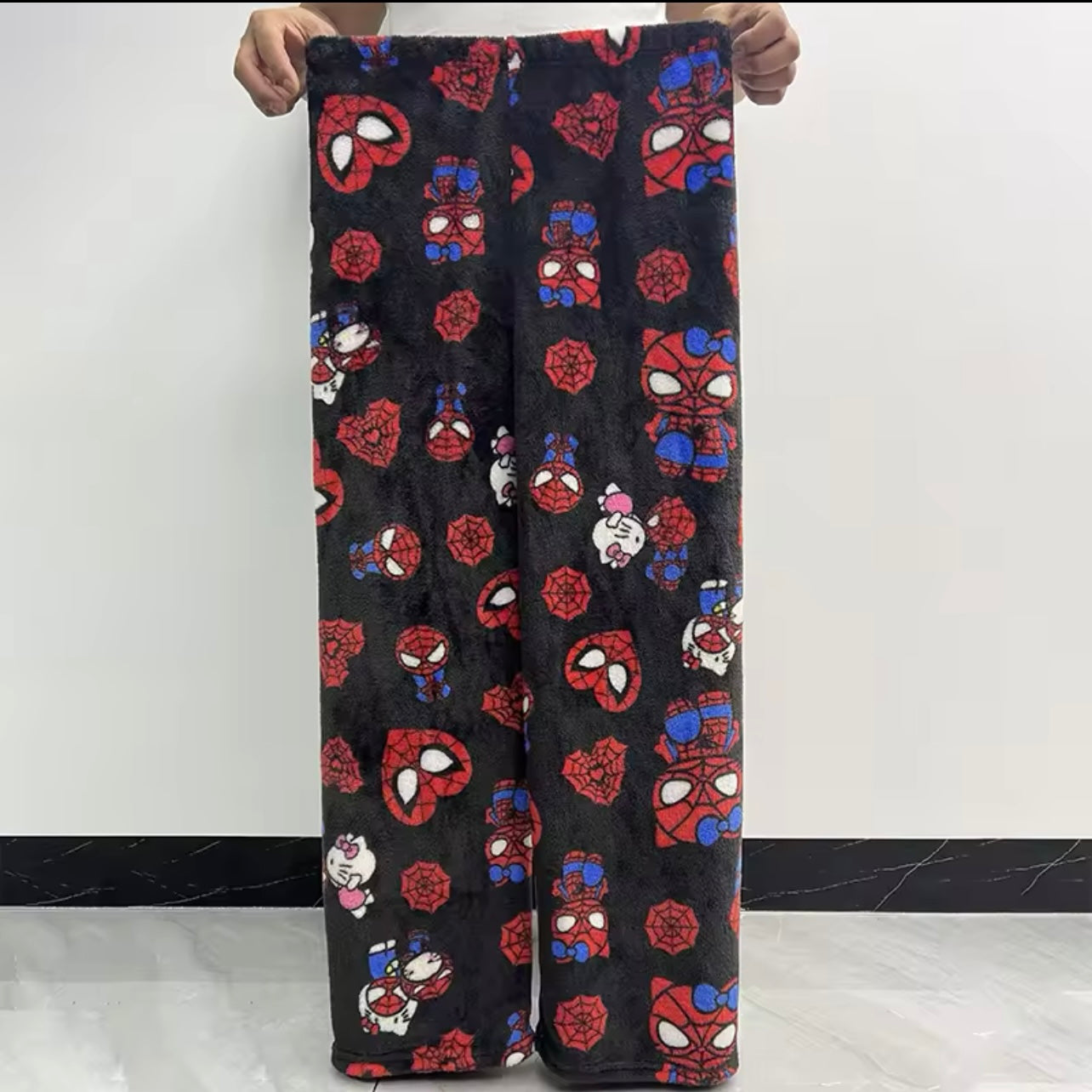 Hello Kitty Spider-man Velvet Loose Pajamas